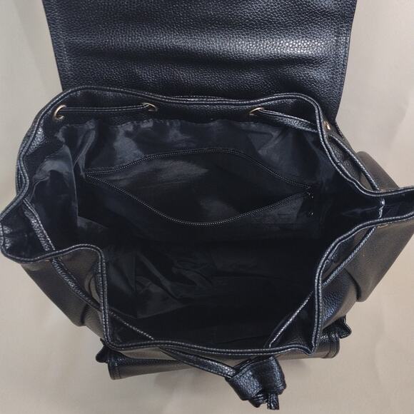 Black faux leather Backpack - Picture 5 of 16
